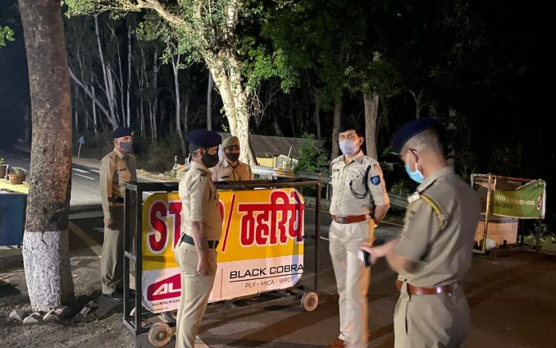 नाइट कर्फ्यू का पालन कराने के लिए पुलिस अधीक्षक सिरमौर ने टीम सहित सम्भाला मोर्चा!