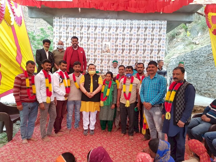 रेणुका से कांग्रेस विधायक विनय कुमार ने सामुदायिक भवन का किया उद्घाटन