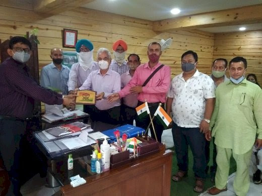 भूतपूर्व सैनिक संगठन पांवटा व शिलाई क्षेत्र के शिष्टमंडल ने एसडीएम विवेक महाजन से की भेंट