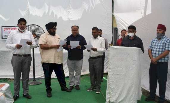 एसडीएम पांवटा विवेक ने मनोनीत पार्षदों को दिलाई शपथ