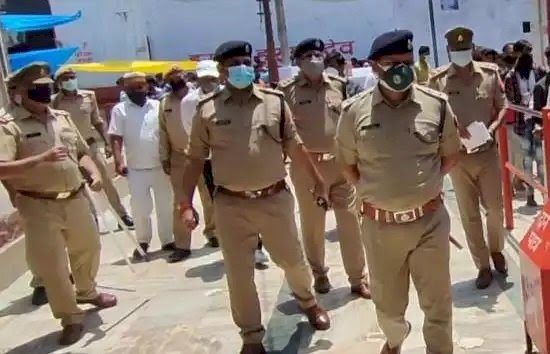 सरकार के आदेशों के बाद हरियाणा व उत्तराखंड के साथ लगते सिरमौर के बॉडरों पर अलग से टीमें तैनात