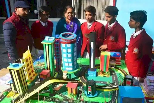 आर्ट एंड क्राफ्ट विषय पर प्रतियोगिता का आयोजन