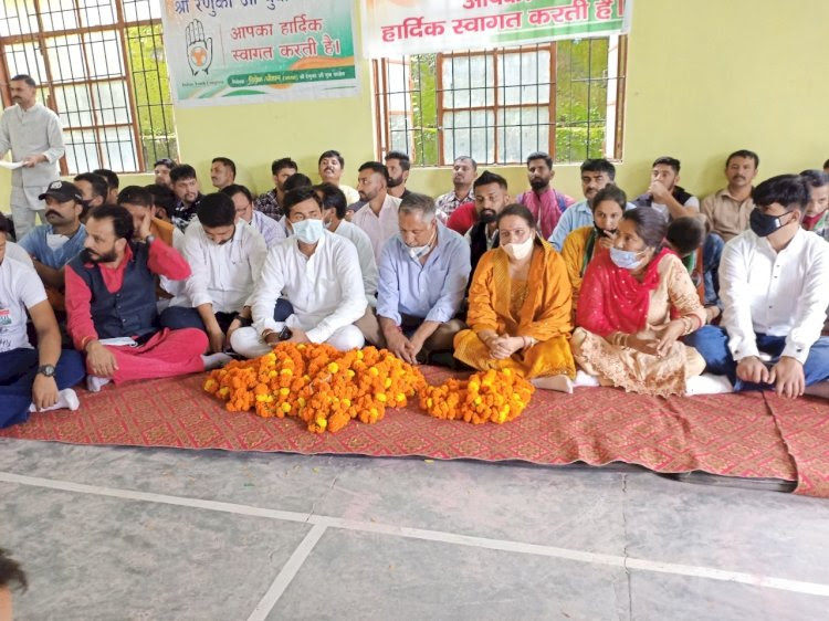 प्रदेश युवा कांग्रेस के अध्यक्ष निगम भंडारी के स्वागत में दिखी महिला नेत्री दयाल प्यारी , चर्चा का बाजार गर्म