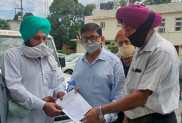 अपनी मांगों को लेकर पांवटा के किसानों ने एसडीएम विवेक महाजन के माध्यम से प्रदेश मुख्यमंत्री को भेजा ज्ञापन