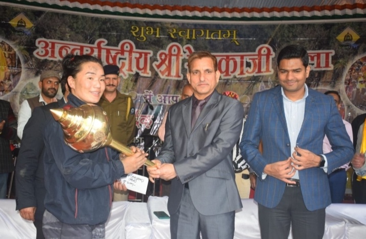 सिरमौर के धामला की रानी पहलवान रही महिला दंगल की विजेता