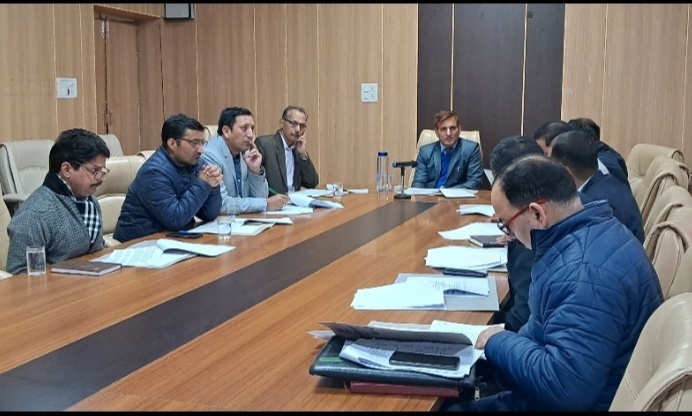 नशे के खिलाफ पुलिस और सम्बन्धित विभाग सख्त कार्रवाई करें-उपायुक्त