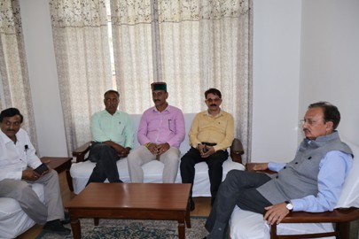 उद्योग मंत्री के समक्ष समस्याएं लेकर सर्किट हाउस नाहन पहुंचे अनेक प्रतिनिधिमंडल