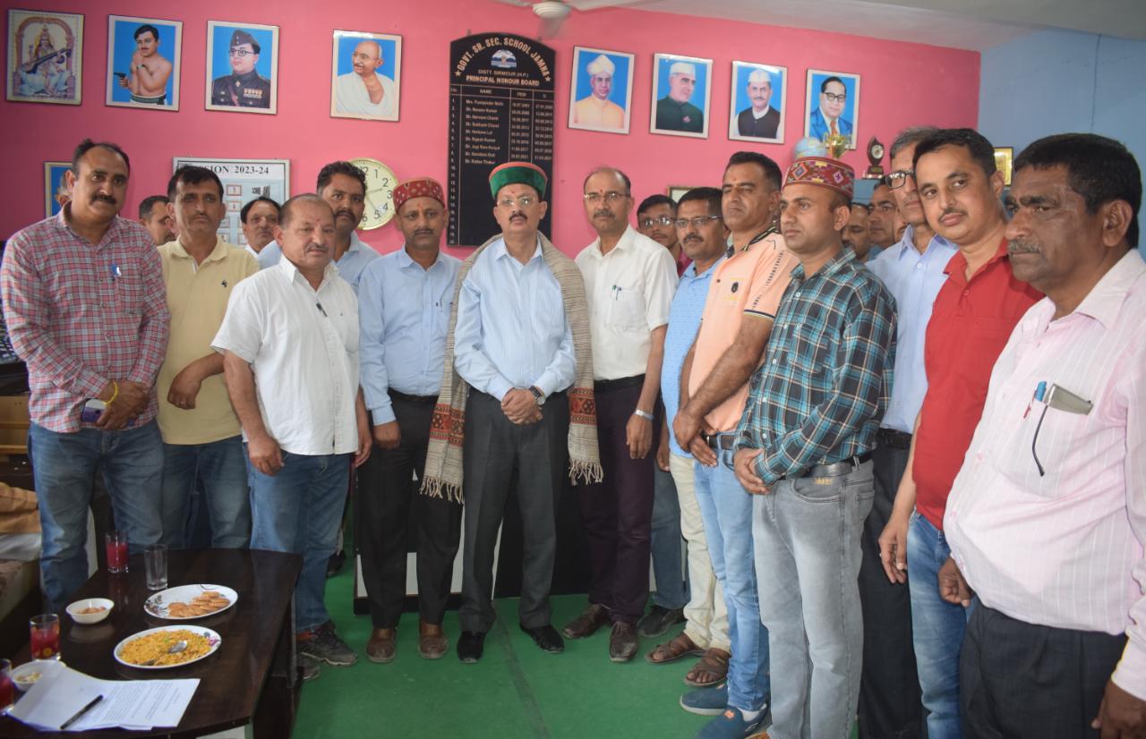 उद्योग मंत्री ने कफोटा और जाखना में सुनी जन समस्यायें