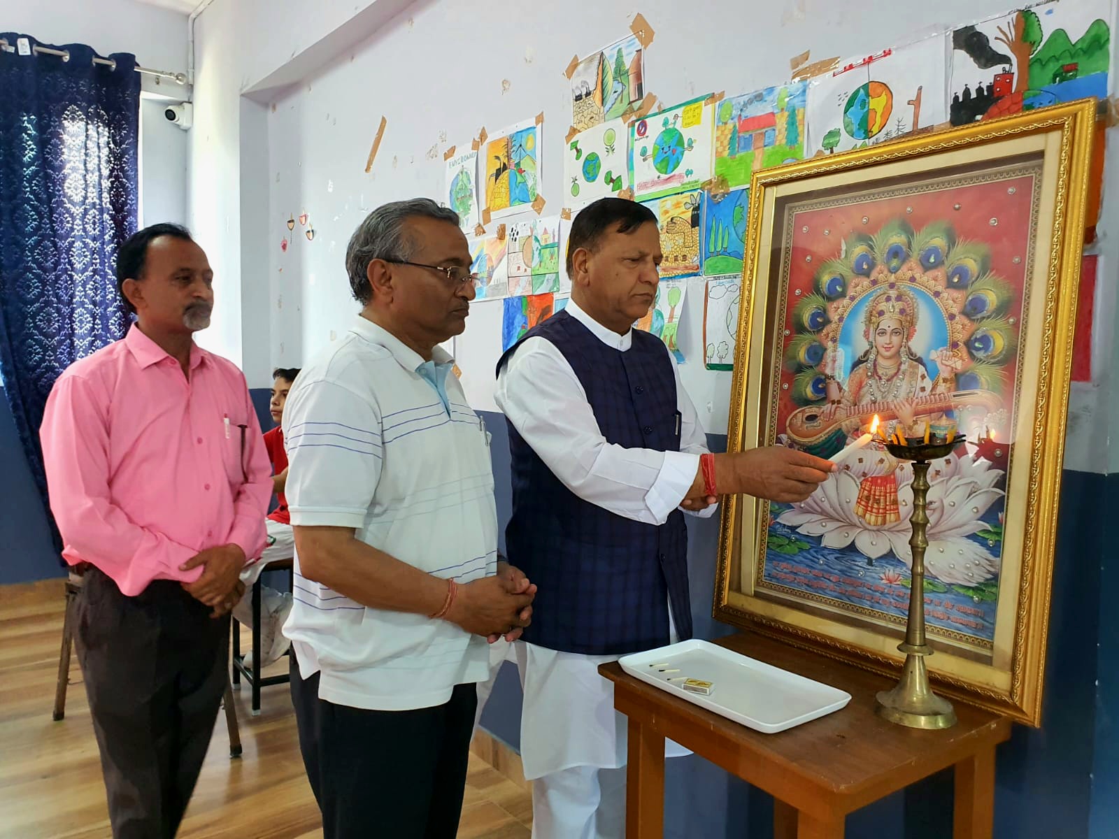 योग शब्द – वेदों, उपनिषदों, गीता एवं पुराणों में अति प्राचीन काल से व्यवहार में आया है : बिंदल