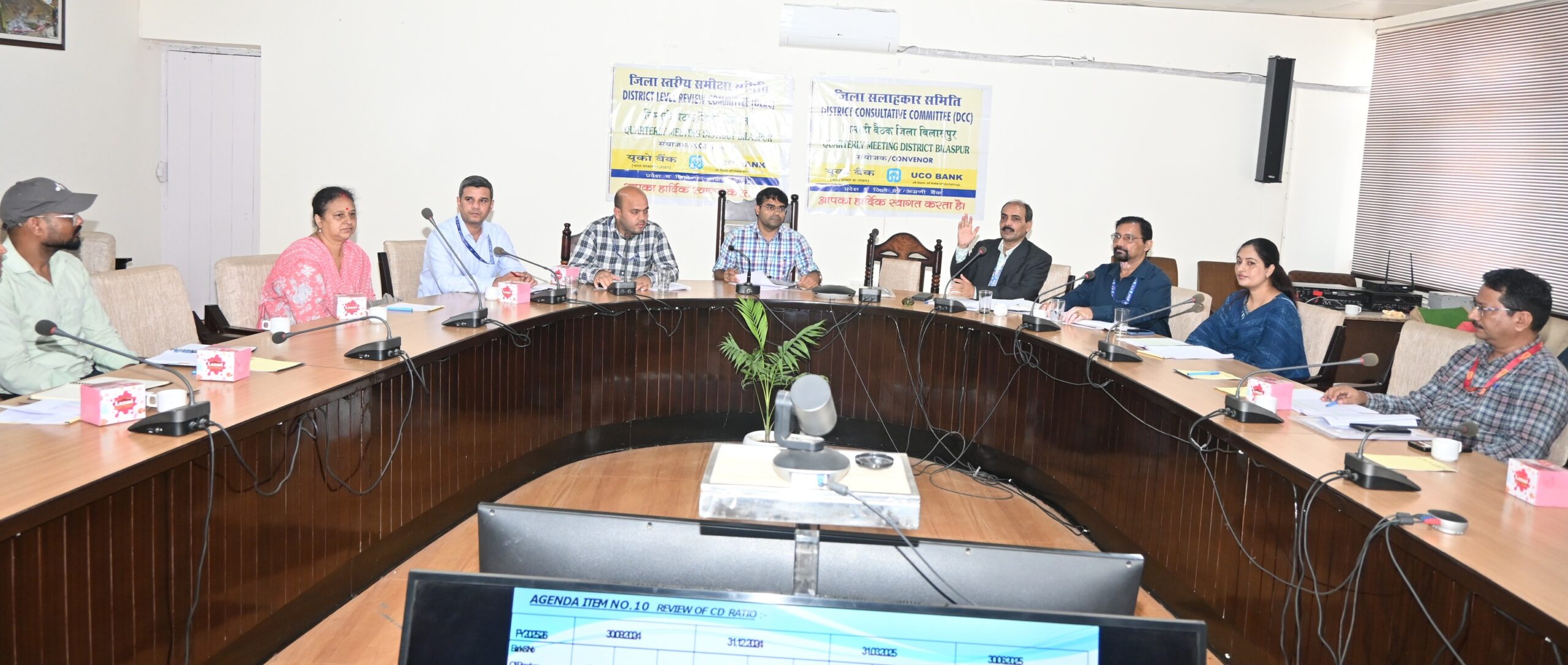 बैकों को ऋण जमा अनुपात बढ़ाने को गंभीरता से प्रयास करने होंगे: ओम कांत ठाकुर