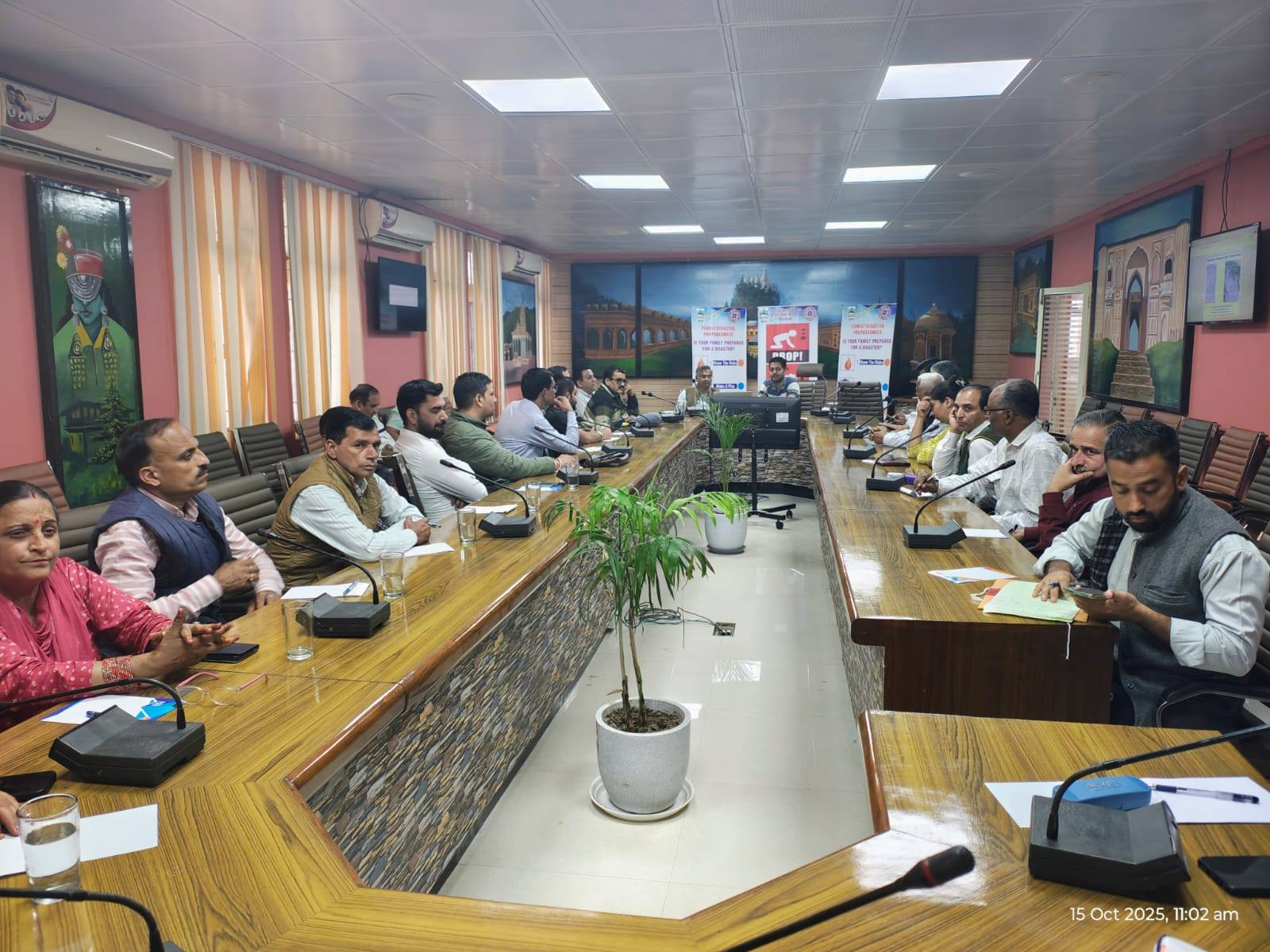 अभियंताओं और तकनीकी सहायकों को दी भूकंप प्रतिरोधक निर्माण तकनीकों की जानकारी