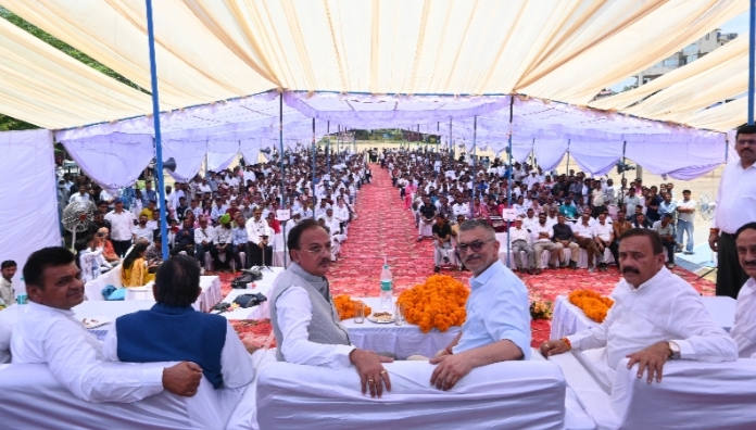 उद्योग मंत्री हर्षवर्धन चौहान ने नाहन चौहान में नवनिर्वाचित प्रधानों व उप प्रधानों को दिलाई शपथ