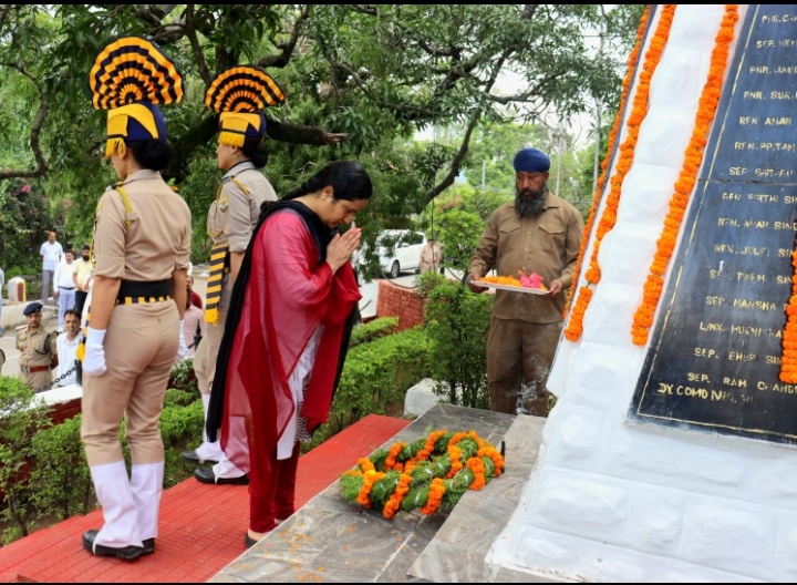 कारगिल विजय दिवस पर देश के अमर शहीदों को दी श्रद्धांजलि