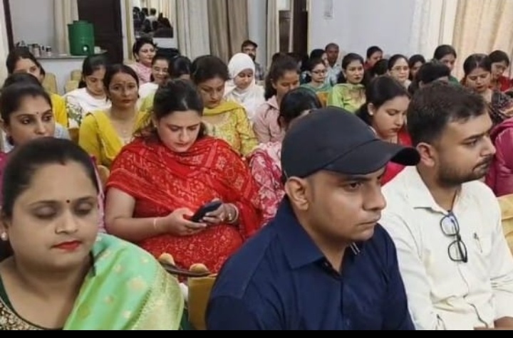 सिरमौर में टीबी उन्मूलन अभियान के अंतर्गत विभाग को मिली अतिरिक्त हैंड हेल्ड एक्स-रे मशीनें