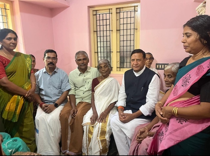 डॉ. बिन्दल ने संगठन महामंत्री सिद्धार्थन जी के पिता नारायणन के निधन पर केरल के पालघाट जाकर शोक व्यक्त किया