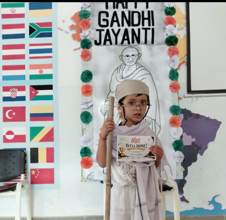 सत्य, अहिंसा और राष्ट्रप्रेम के संदेश से गूंजा अरिहंत इंटरनेशनल विद्यालय नाहन